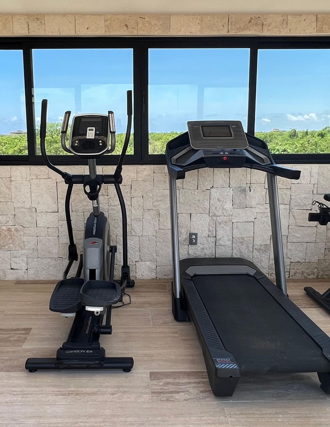Gimnasio equipado