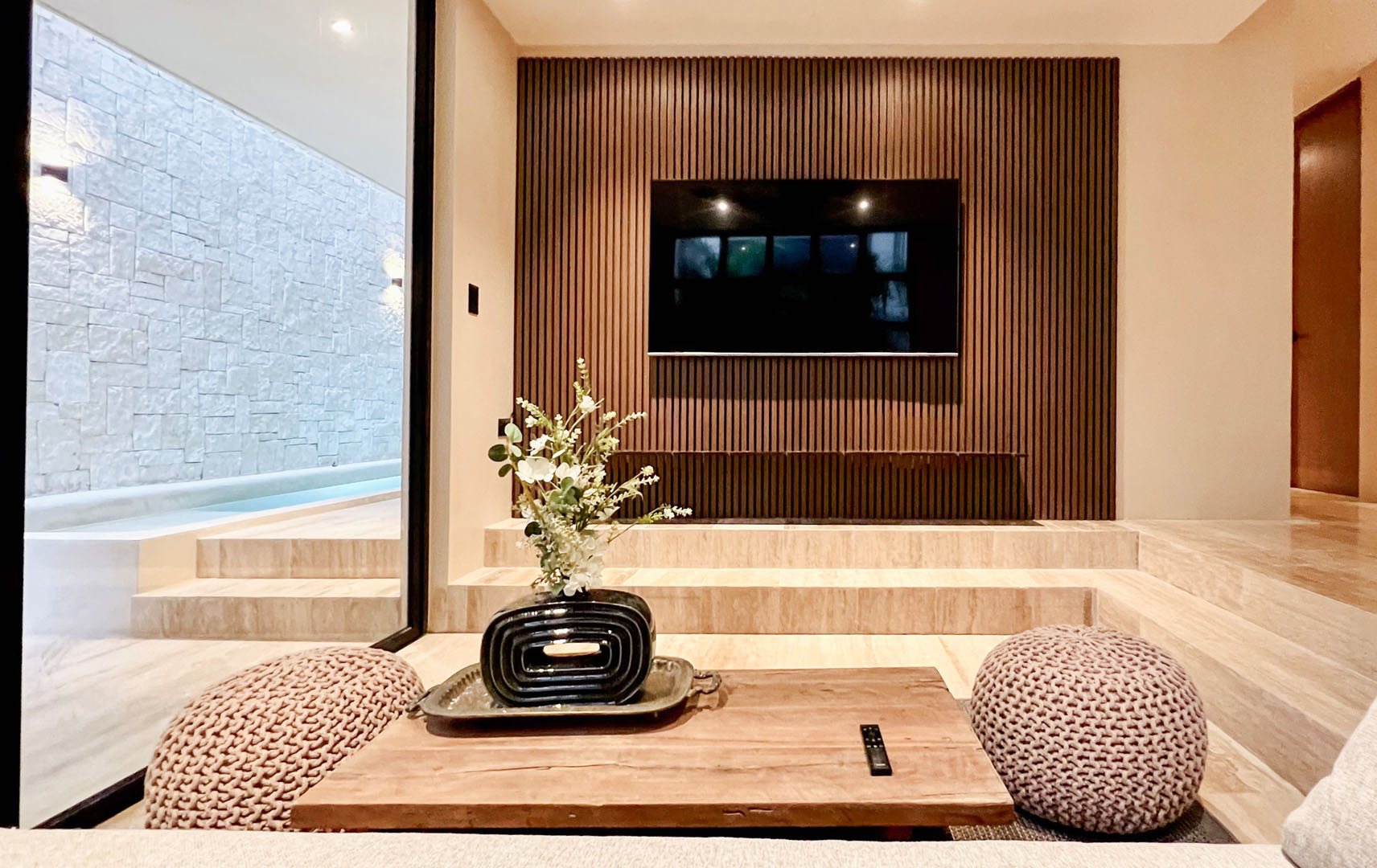 El estar · Living — Pool Garden III